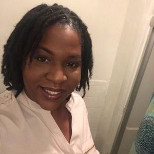 Meet your Posher, Ebony